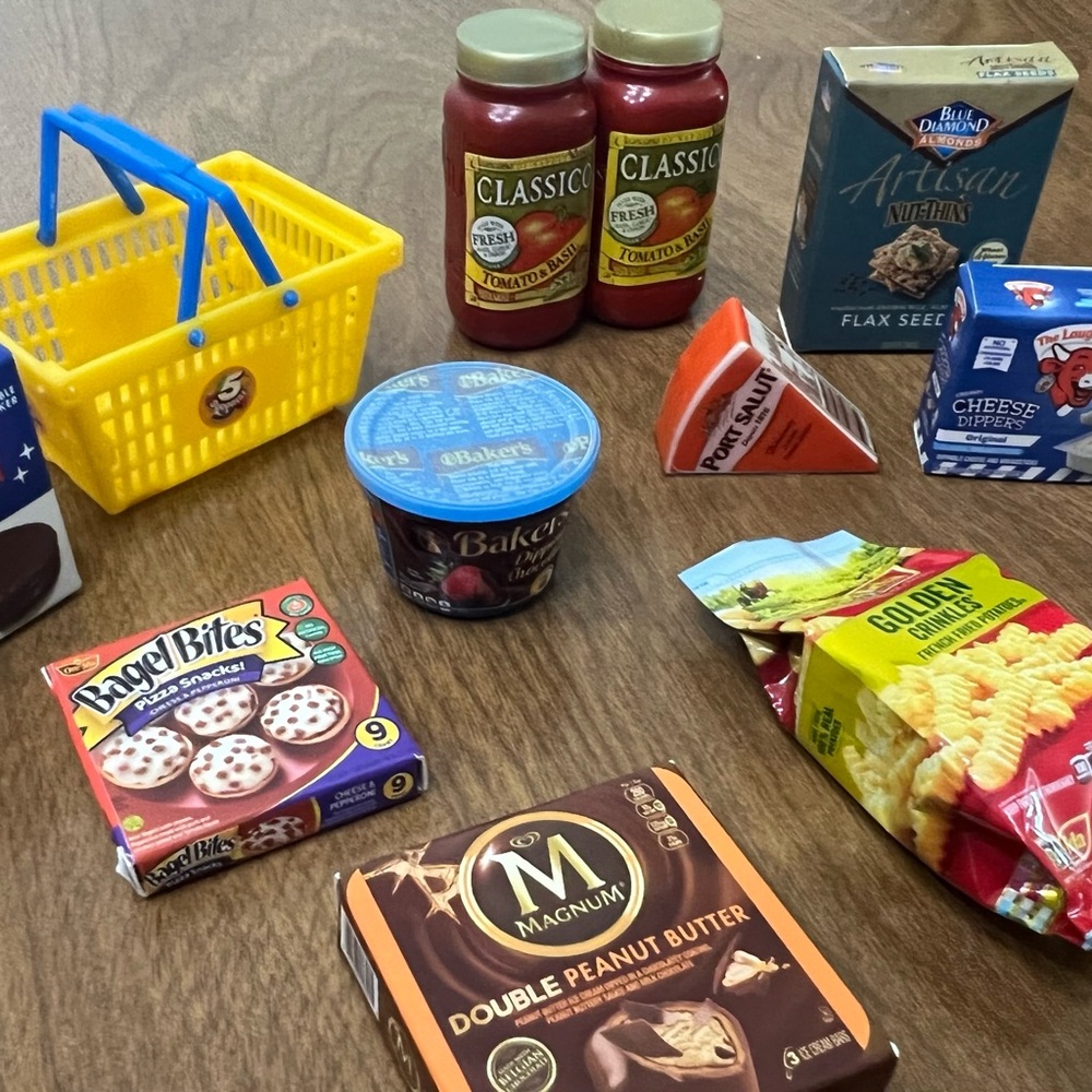 Mini Brands Bundle - Picture 3 of 3